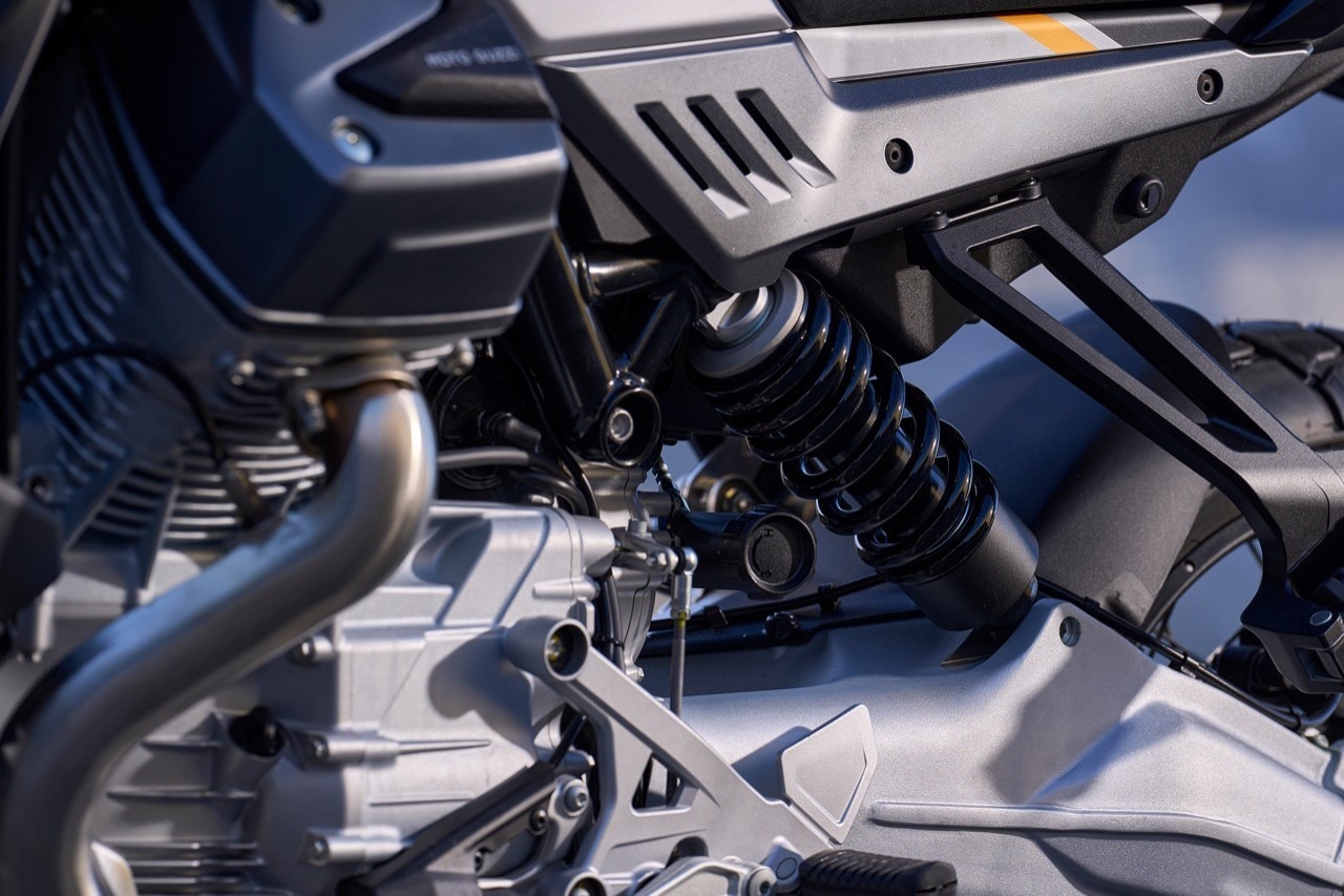 Nuova Moto Guzzi Stelvio: tutti i dettagli della nuova crossover italiana +VIDEO+